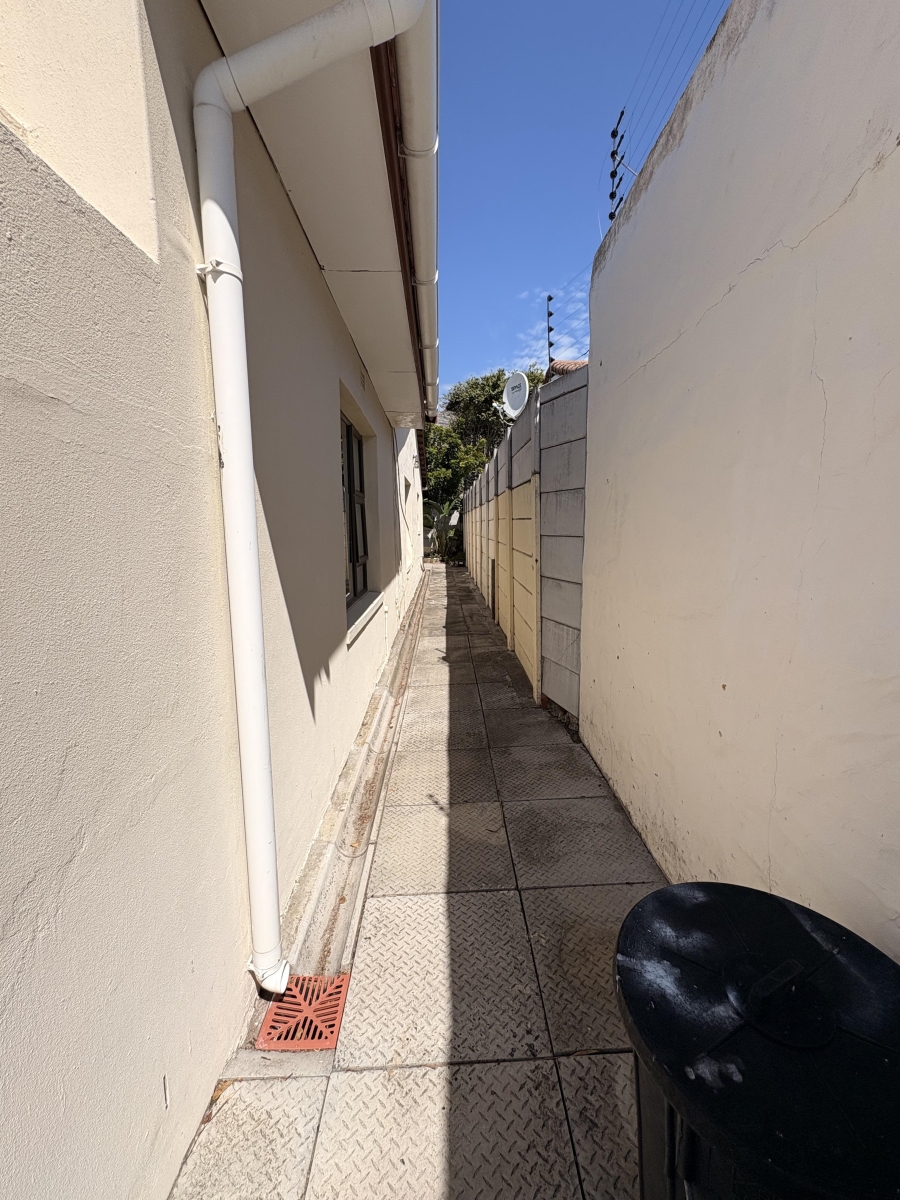 To Let 4 Bedroom Property for Rent in Kirstenhof Western Cape